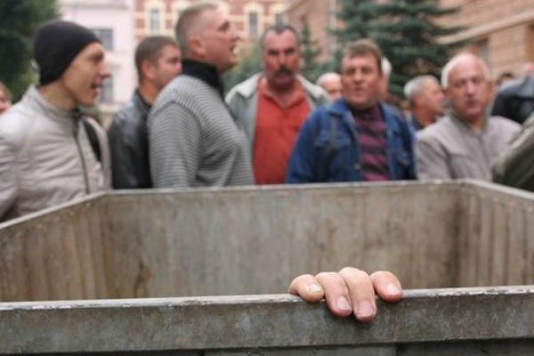 «Мусорная люстрация» становится одним из манипулятивных инструментов внутренней политики — Центр политанализа