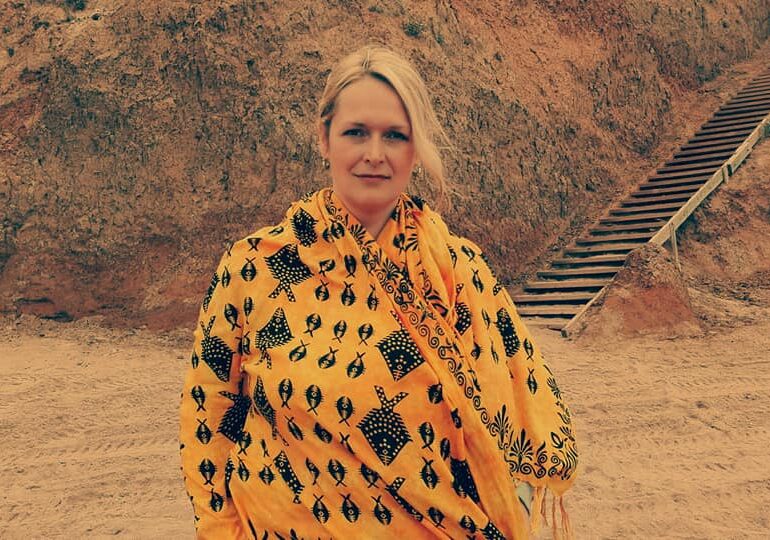 5 цветочных картин Марии Тертычной, от которых веет летом