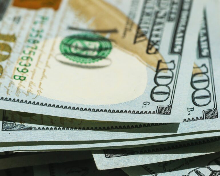 У НБУ пояснили, що змінилося для українців на валютному ринку через війну