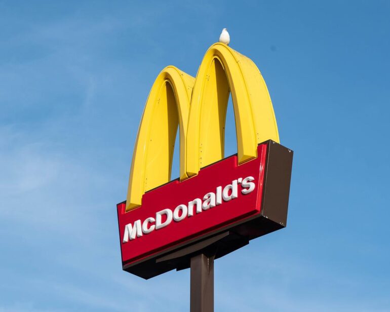 McDonald’s відновлює роботу в Україні