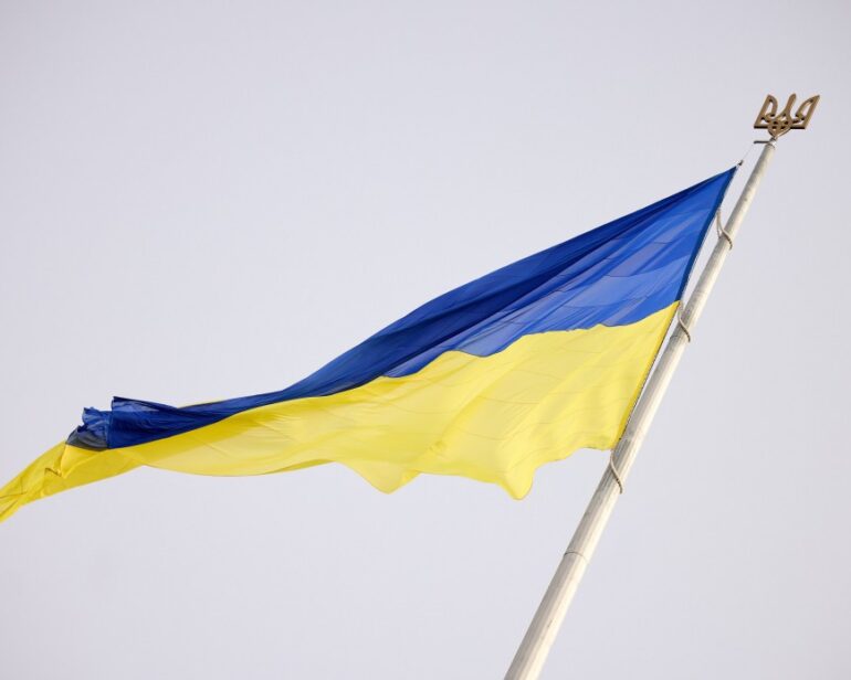 Ніколи не визнаємо чужих кольорів на своїй землі й у своєму небі — Зеленський привітав українців з Днем Прапора