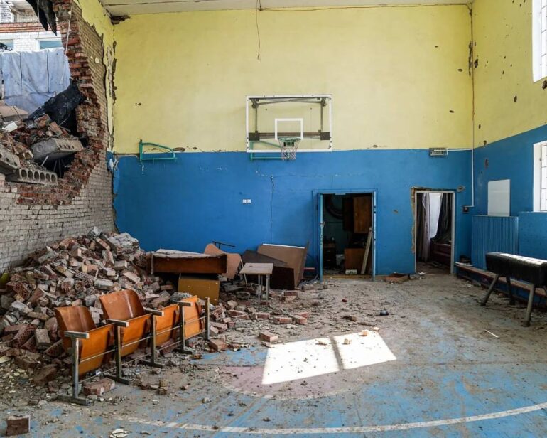 Вони прагнули залишити нас без знань: Зеленський показав школи, зруйновані росіянами (Фото)