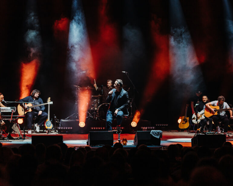 Гурт «Друга ріка» відіграв акустичний концерт в Києві та передав гроші на благодійність