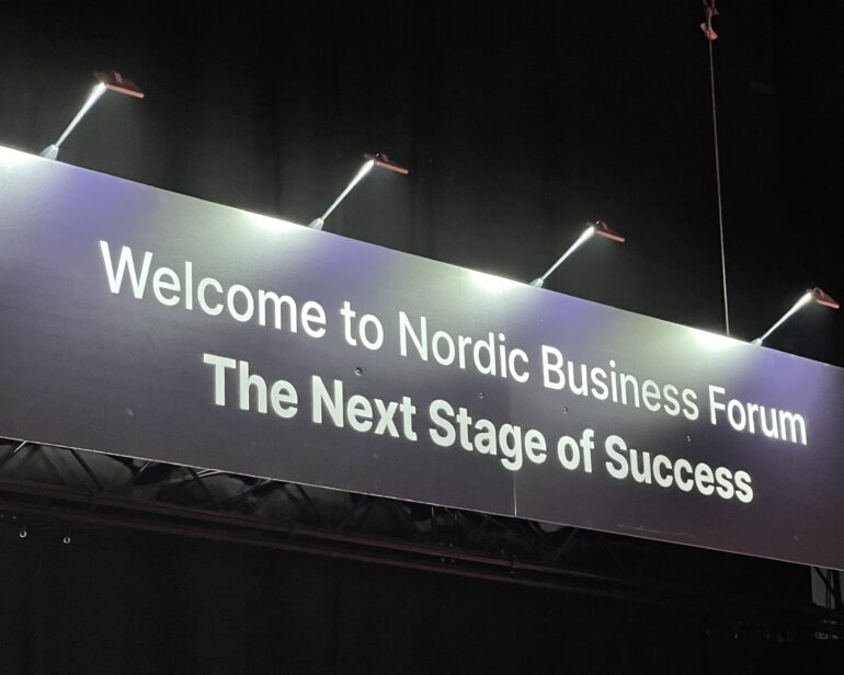 Nordic Business Forum відкрили пісочною анімацією про війну в Україні