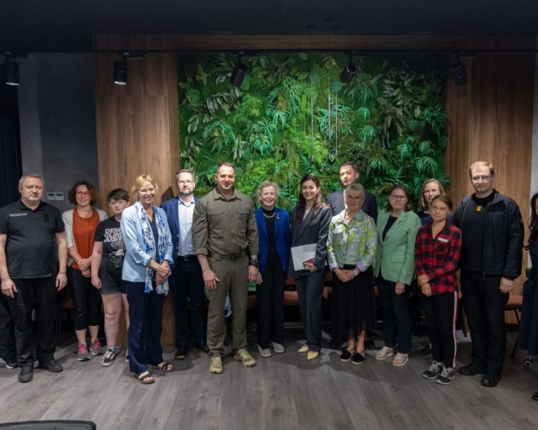 Грета Тунберг зустрілася з Володимиром Зеленським у Києві