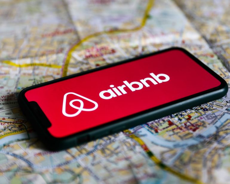 Airbnb допомагатиме у повоєнному відновленні туризму в Україні