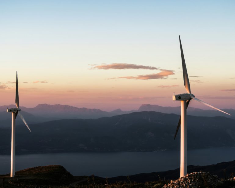 Відновлювальні джерела задовольнять майже половину попиту на е/е до кінця 2030 року — МЕА
