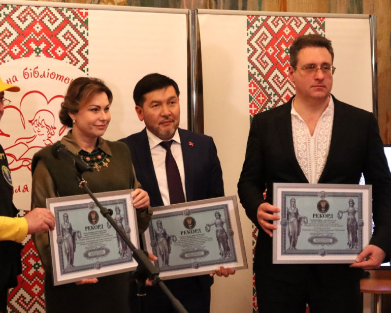 У Києві «Заповіт» Шевченка прочитали 32 мовами: новий рекорд України